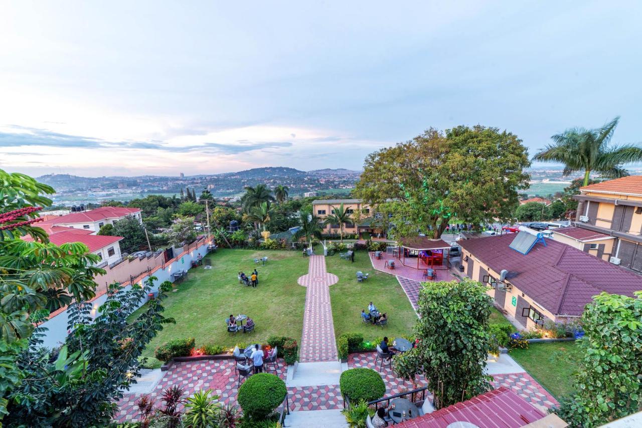 Afro Park Hotel Kampala Extérieur photo